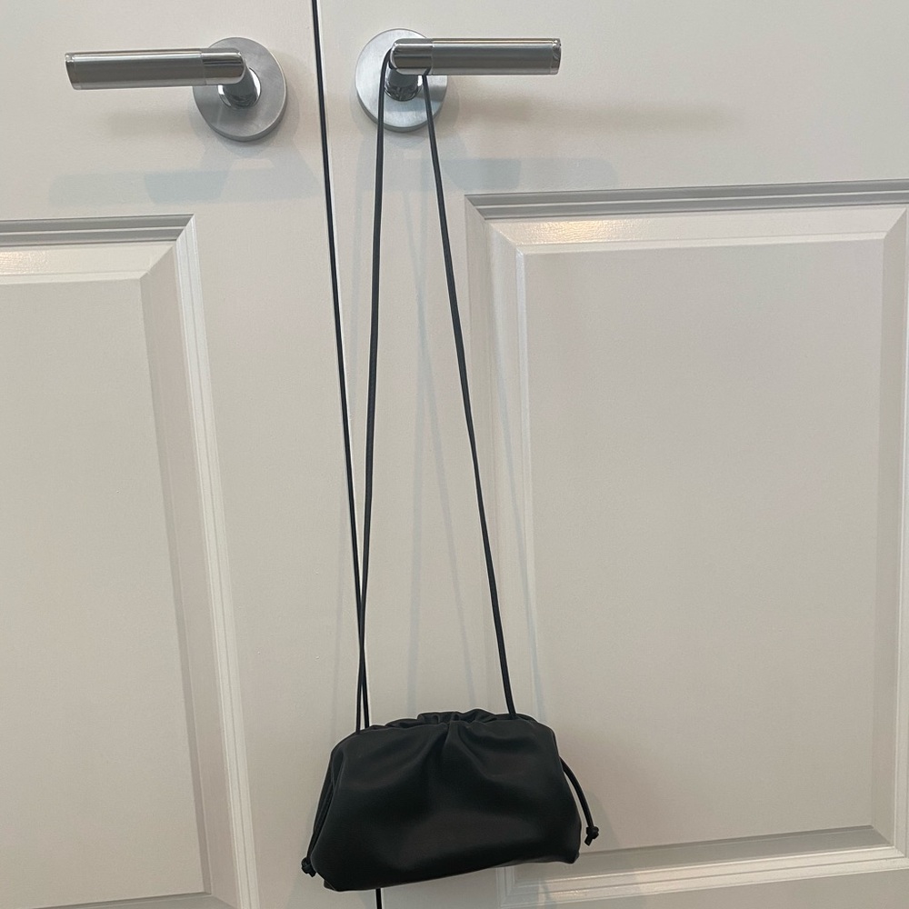 Similar Style to Bottega Veneta Mini Pouch, Black